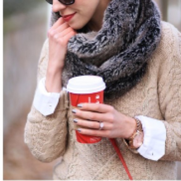 Ann Taylor infinity Faux Fur Scarf - Picture 9 of 10